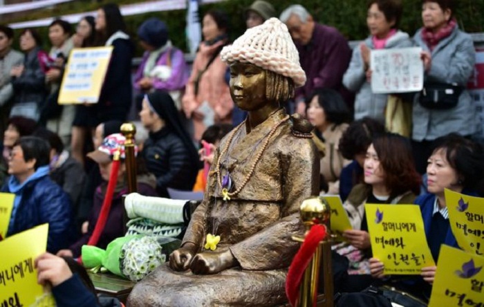 Japan and South Korea agree `comfort women` deal
